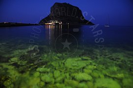 Riflessi nell'acqua in notturna